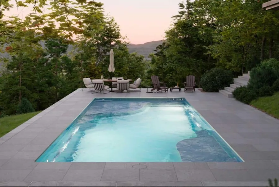 Ariel 16 fiberglass pool shape, a Latham model