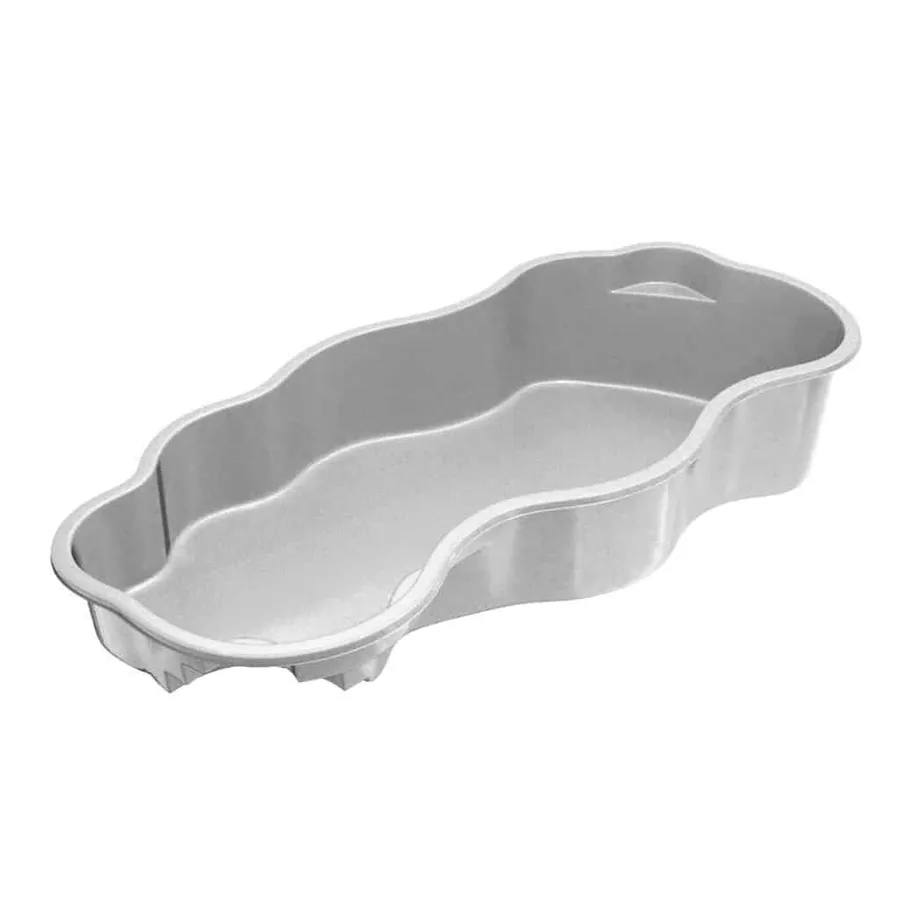 Coronado fiberglass pool shape, a Latham model