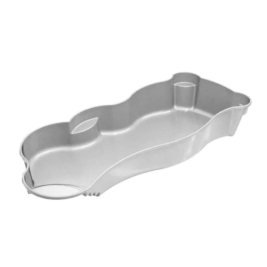 Synergy fiberglass pool shape, a Latham model